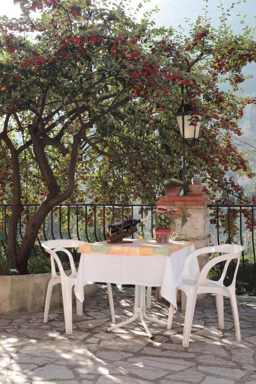 Hotel Auberge Les Gorges du Loup à Tourrettes-sur-Loup Extérieur photo